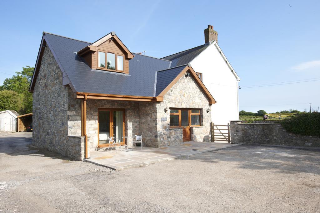 Ballas Farm Country Bridgend (Wales)